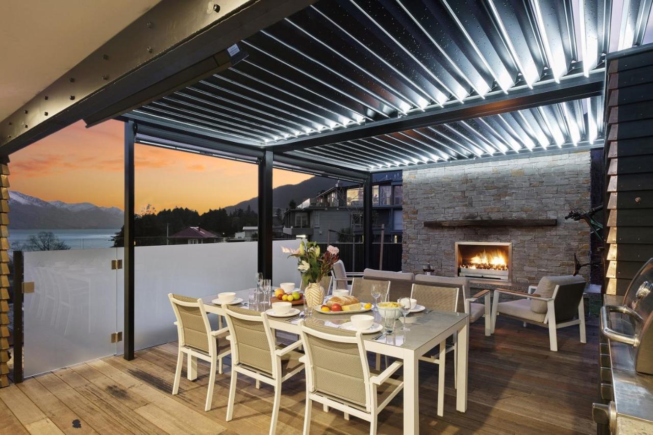 Lakeside Luxury On Suburb Street Κουίνσταουν Εξωτερικό φωτογραφία